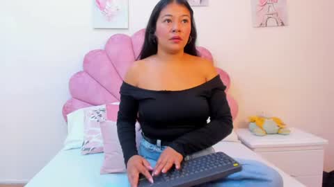 mila_adamss online show from July 4, 12:34 pm