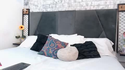 mila_adamss online show from October 18, 11:24 am