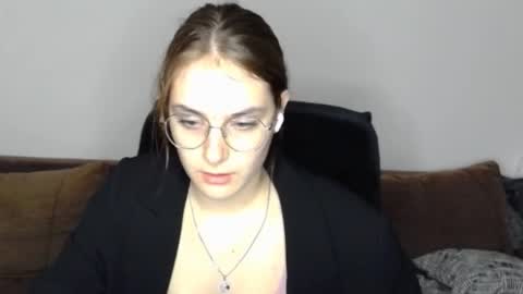 mila_keyy online show from November 6, 8:59 pm