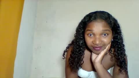 mila_lunah online show from April 28, 3:00 am