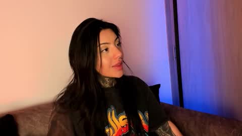     online show from January 6, 7:12 am