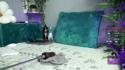 Snapshot of mila_sapphire chatting on September 11, 6:03 am Mila Sapphire online show from September 11, 6:03 am