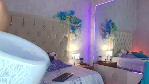 Snapshot of mila_smirnovavk chatting on October 2, 3:44 am MILA online show from October 2, 3:44 am