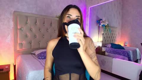 Snapshot of mila_smirnovavk chatting on October 17, 4:27 am MILA online show from October 17, 4:27 am