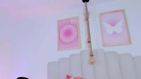 mila_stark333 online show from May 2, 3:54 am