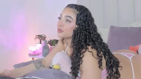 mila_stark333 online show from April 29, 6:16 am