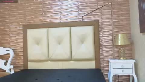 miladiosa online show from July 3, 12:22 pm