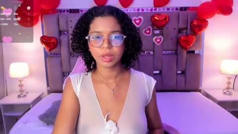 Snapshot of milahall__ chatting on February 22, 3:56 am Milenna online show from February 22, 3:56 am