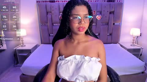 Snapshot of milahall__ chatting on January 25, 3:30 am Milenna online show from January 25, 3:30 am