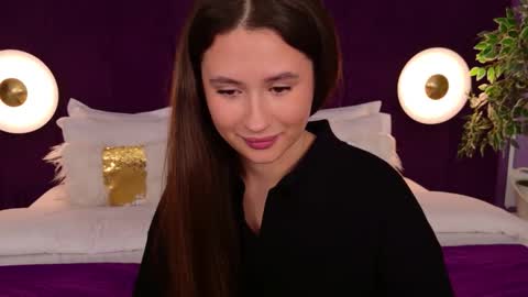 milaleoneli online show from November 10, 4:40 am