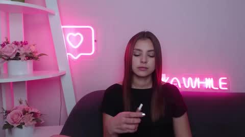 milanaangelas online show from February 17, 5:36 am