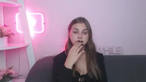 milanaangelas online show from September 15, 12:57 pm