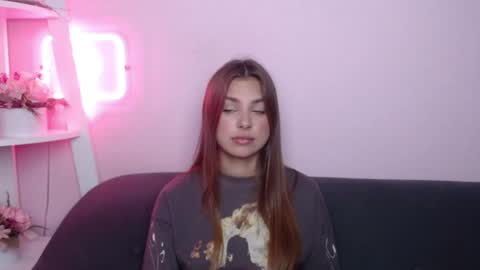 milanaangelas online show from July 11, 5:29 am