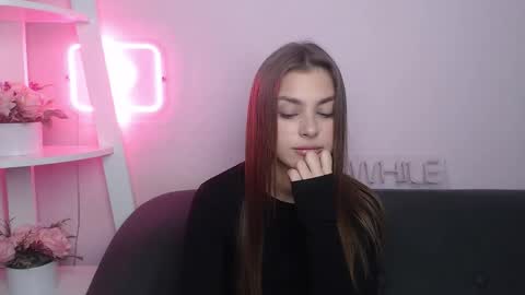 milanaangelas online show from November 17, 6:25 am