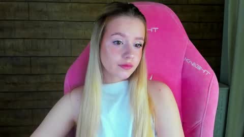 MilanaBalmain online show from March 2, 5:08 am