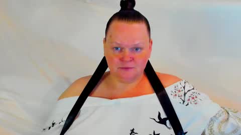 Snapshot of milanabiegert chatting on February 15, 5:50 pm Lana online show from February 15, 5:50 pm