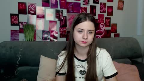 milanaroz online show from September 14, 5:05 am