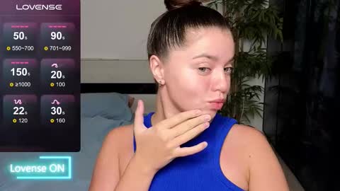 Snapshot of milania_hot_foxy chatting on October 4, 10:58 pm Mila online show from October 4, 10:58 pm