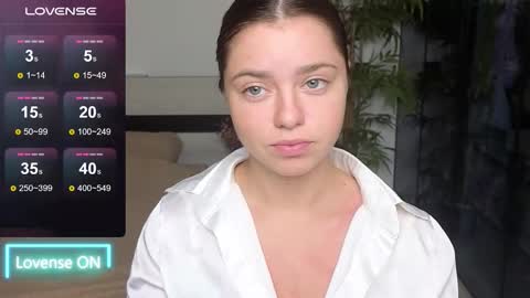 Snapshot of milania_hot_foxy chatting on September 18, 10:52 pm Mila online show from September 18, 10:52 pm