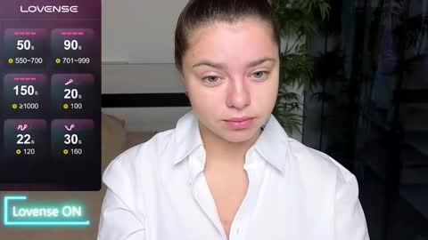 Snapshot of milania_hot_foxy chatting on September 30, 12:22 pm Mila online show from September 30, 12:22 pm