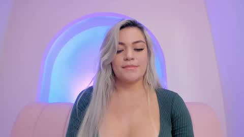 Sexy Mila  online show from March 9, 12:19 pm