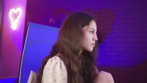 milastoyne online show from November 10, 6:30 am