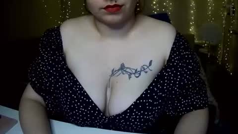Milaxcute online show from June 13, 7:44 pm