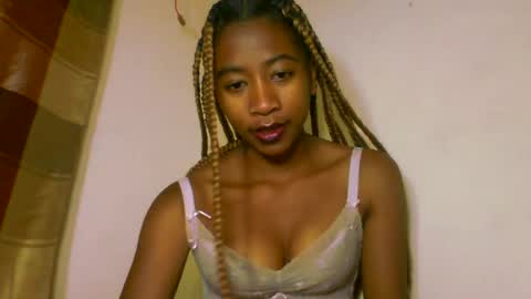 milennah online show from June 28, 12:45 pm