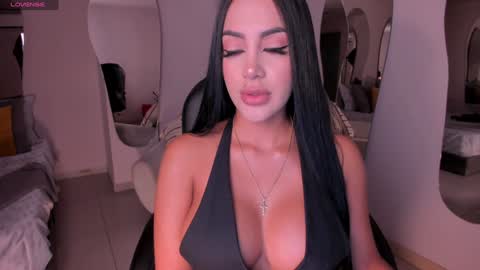 Snapshot of mileycruz_ chatting on January 23, 3:05 am Miley Cruz IG miley model23 online show from January 23, 3:05 am
