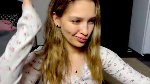 mileyy_cute online show from March 12, 12:57 am