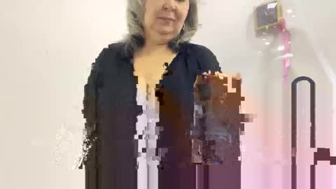 Snapshot of milf_charlotty chatting on February 15, 2:58 am Charlotte online show from February 15, 2:58 am