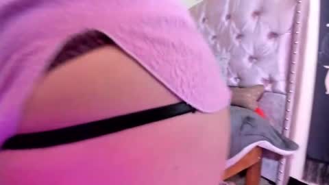 Isabella online show from December 19, 1:29 pm