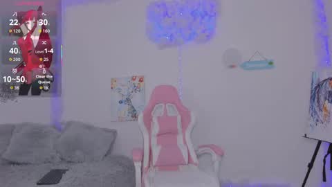 Aura  online show from October 7, 2:27 am