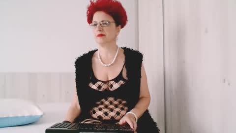 Milfsupreme online show from October 3, 12:10 pm