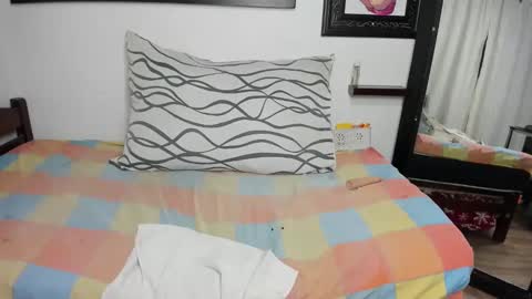 Snapshot of milfhotmature chatting on March 9, 4:05 am laura online show from March 9, 4:05 am