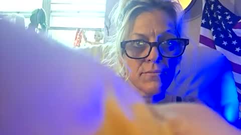 milfuncookies online show from June 16, 1:06 am