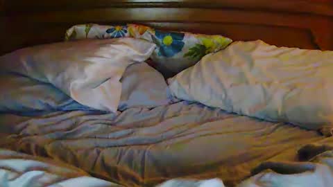 milfytitts online show from October 22, 1:38 pm