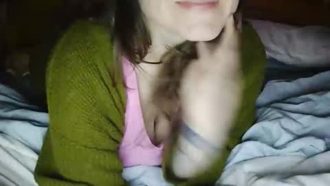 Snapshot of milfytitts chatting on October 15, 12:30 pm milfytitts online show from October 15, 12:30 pm