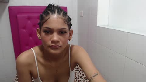 Snapshot of milkyway_18 chatting on February 26, 1:00 pm milkyway_18 online show from February 26, 1:00 pm