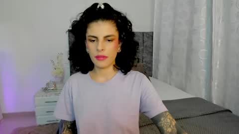 Snapshot of milla_pixxie chatting on January 2, 9:43 am Milagros online show from January 2, 9:43 am