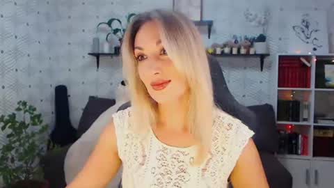MillaXQueen online show from June 15, 2:50 pm