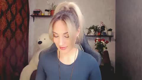 MillaXQueen online show from March 10, 9:56 am