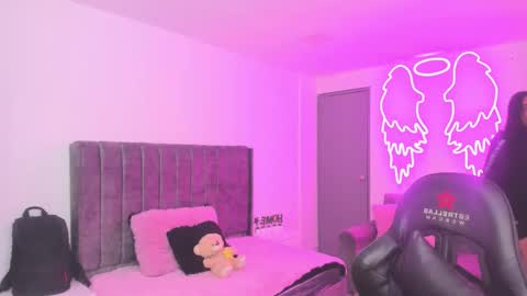 miller_silvana online show from February 11, 12:17 pm