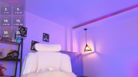 miller_vanessa_ online show from April 30, 8:57 pm