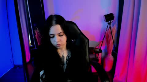 milleycyrus_ online show from March 21, 1:38 pm