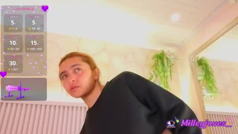 milleyjones_ online show from June 8, 12:50 pm