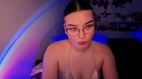 Millie online show from November 21, 11:12 am