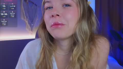 Snapshot of milly_shy chatting on October 14, 7:00 am Milly online show from October 14, 7:00 am