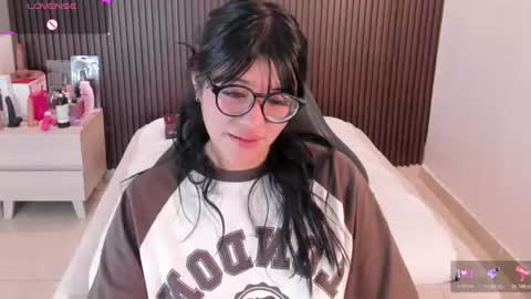 millyevans1 online show from July 28, 12:48 pm