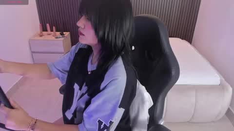 millyevans1 online show from April 30, 3:01 am
